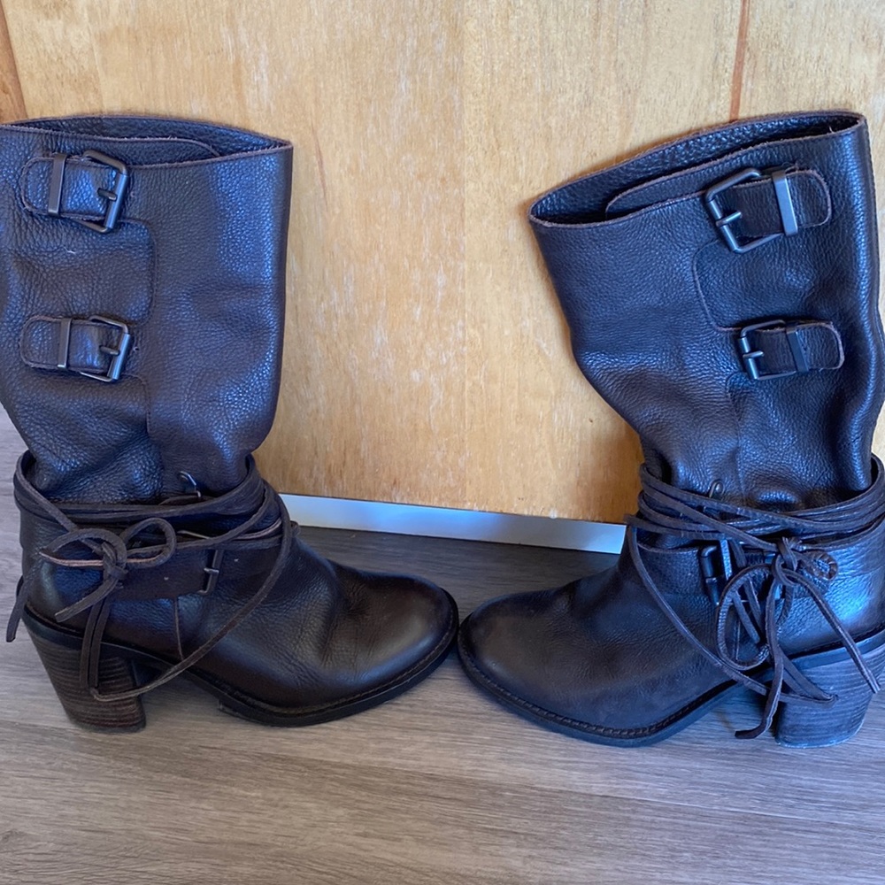 Gorgeous leather Vince Camuto boots. Cannot find any more. Like new. 9B/39